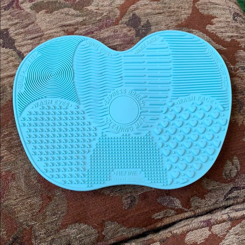 Makeup Brush Cleaning Pad